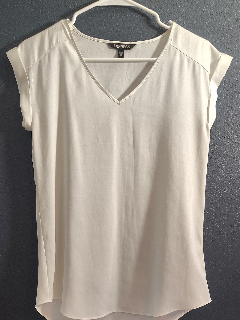 Express Flowy Career Casual Elegant Cream V-Neck Cap Sleeve Blouse